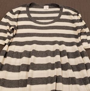 Maternity 3/4 sleeve sweater